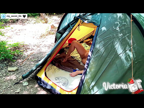 ❤️ Nakuha sa camera Madamdaming haltak off Stranger in a tent ❤️ Anal porn sa amin ﹏